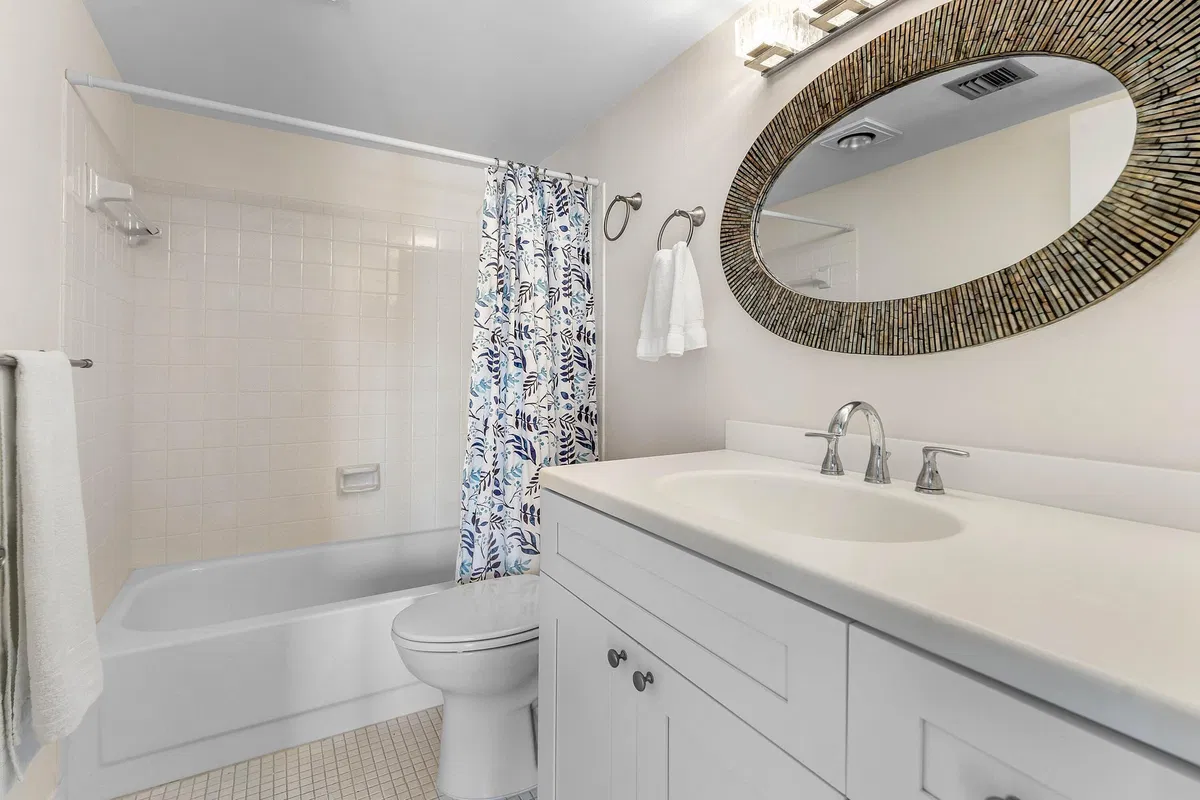 Unit 14203 photo 16