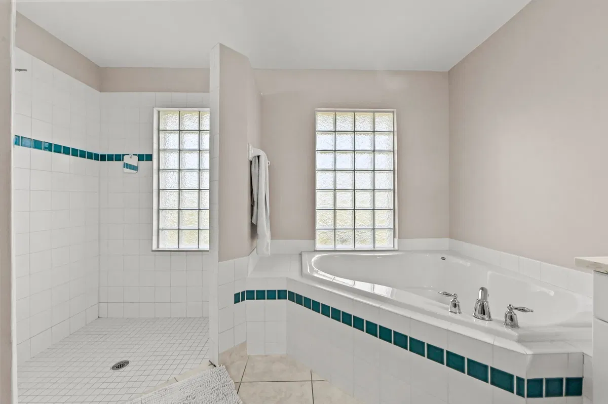 Residence photo 19