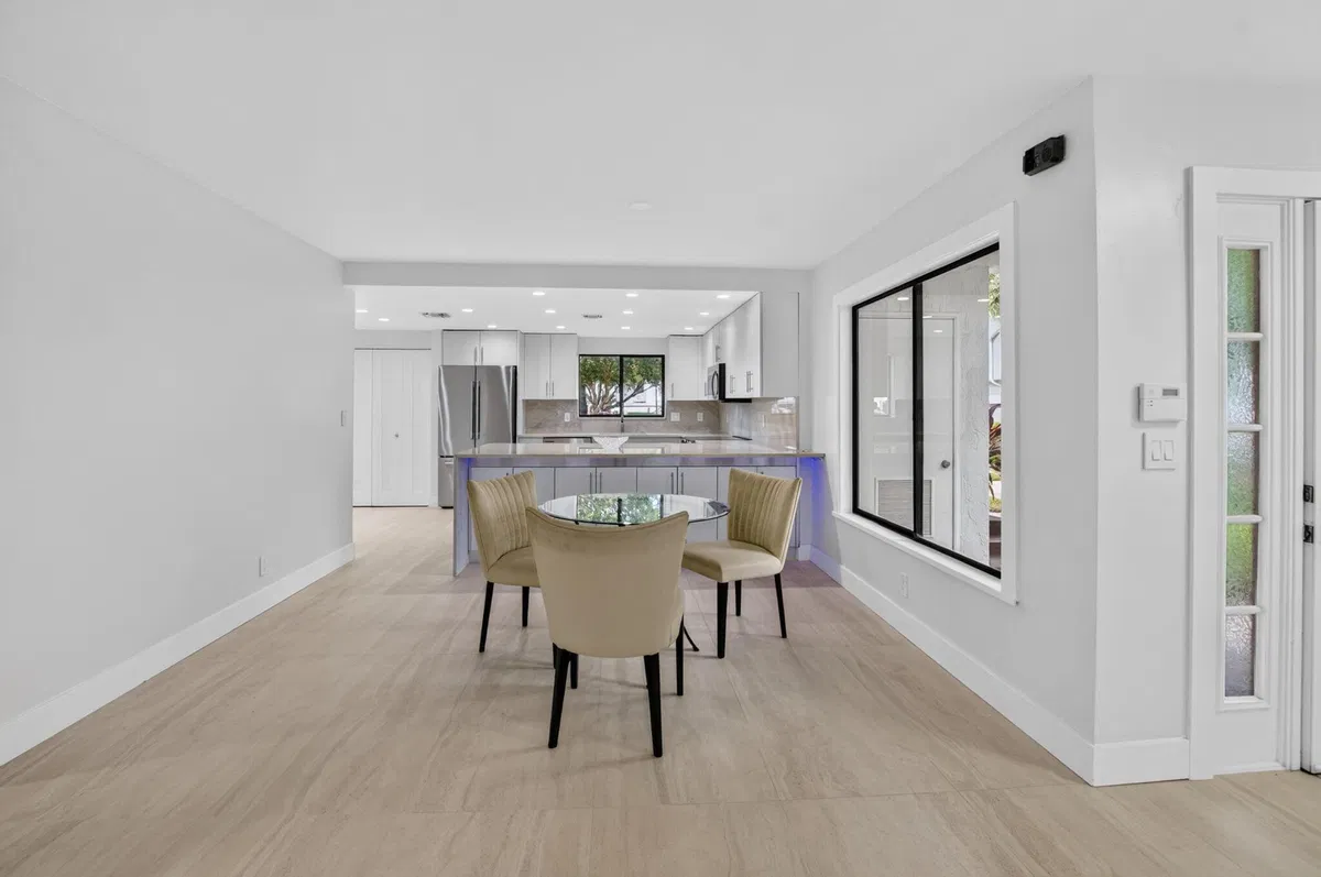  Unit 13501 photo 10