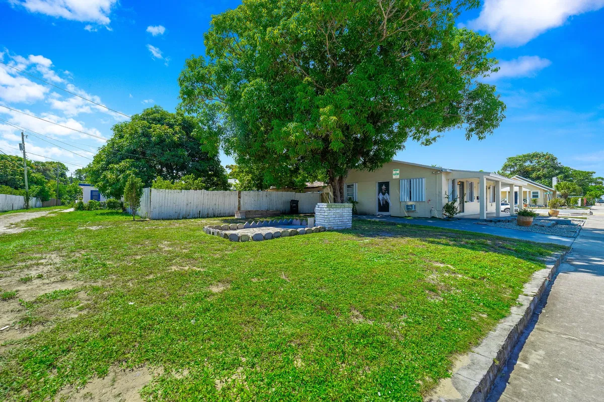 Residence photo 19