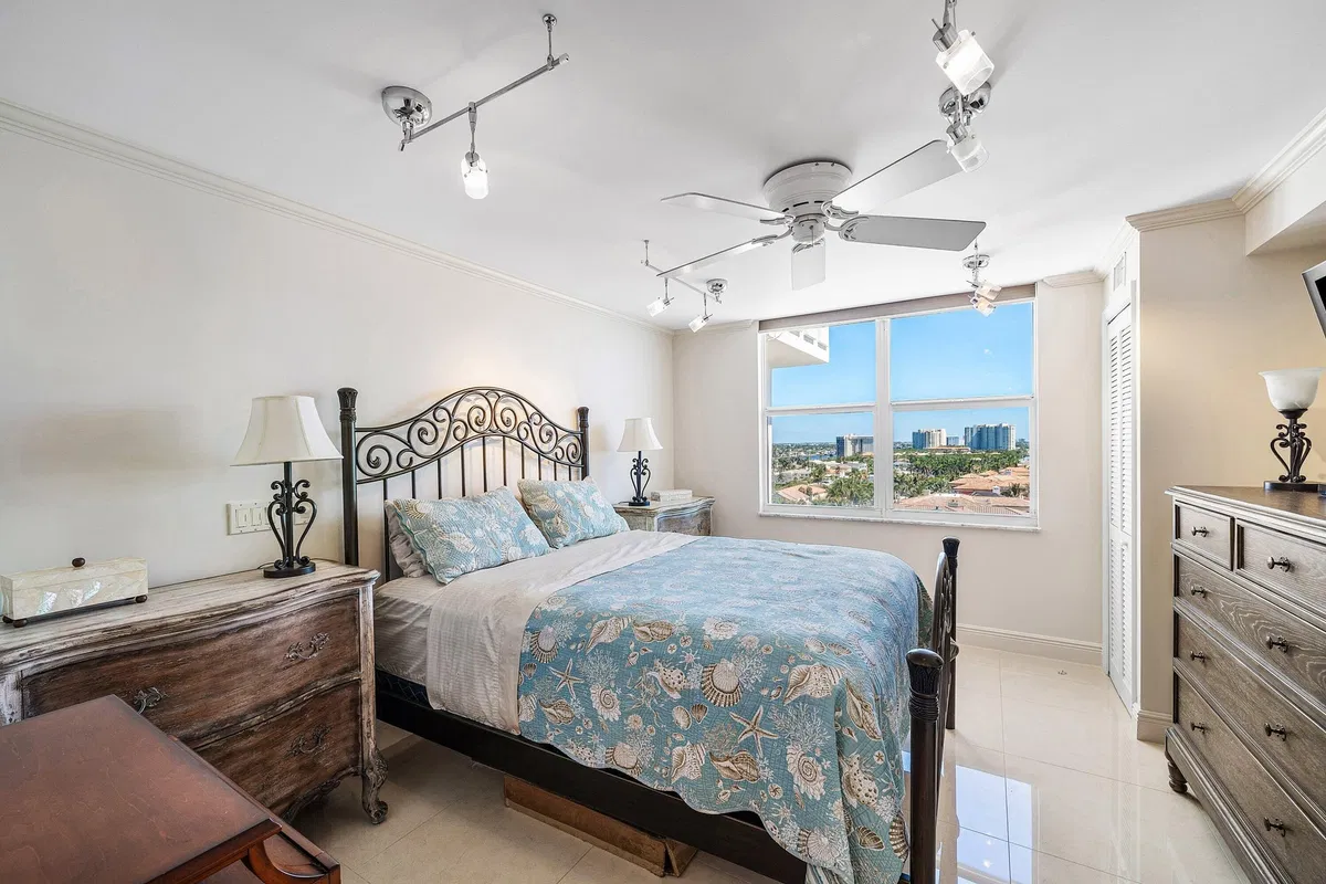  Unit 1008 photo 31