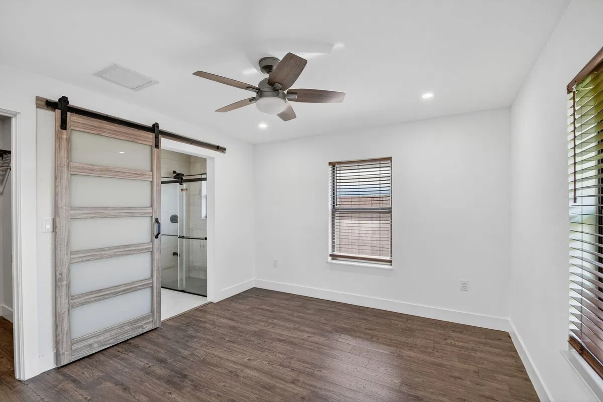  Residence photo 10