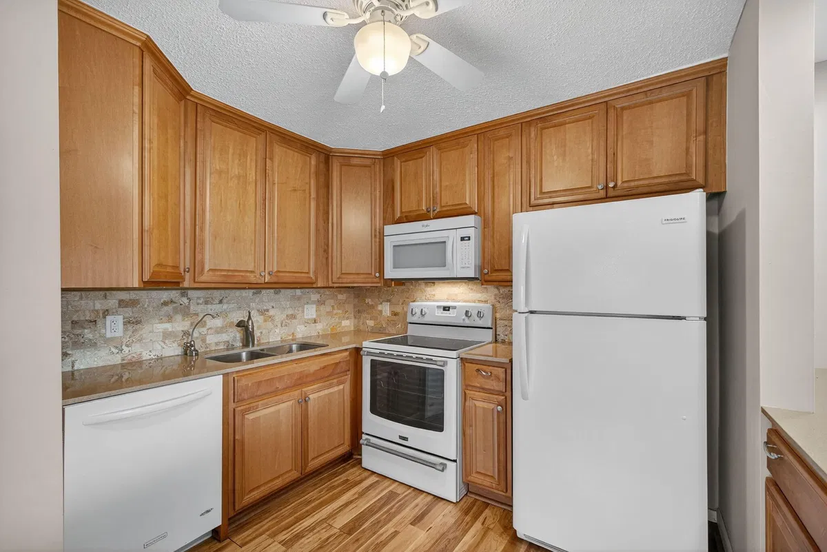  Residence photo 10