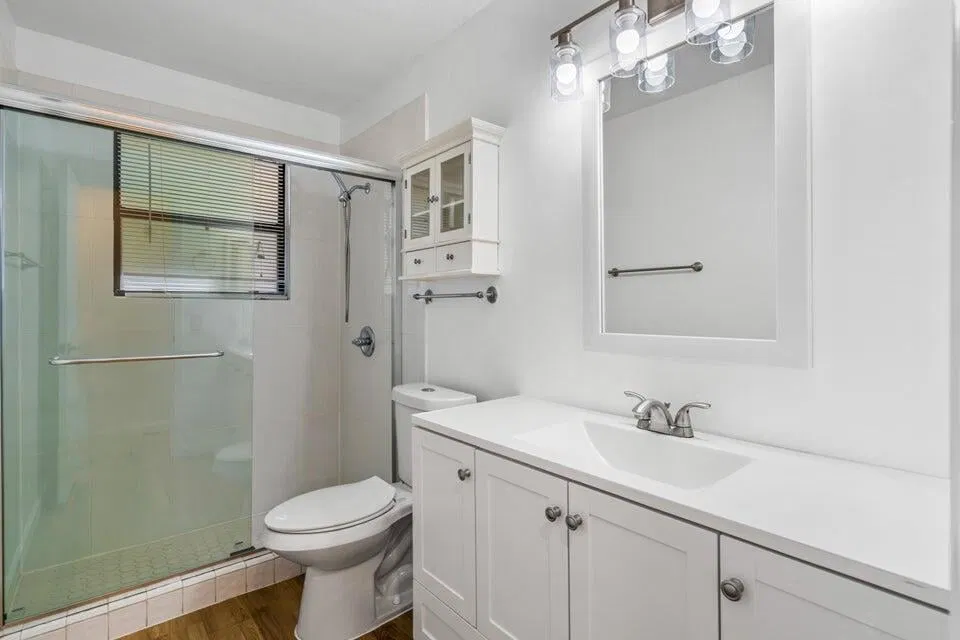  Unit 14 photo 10