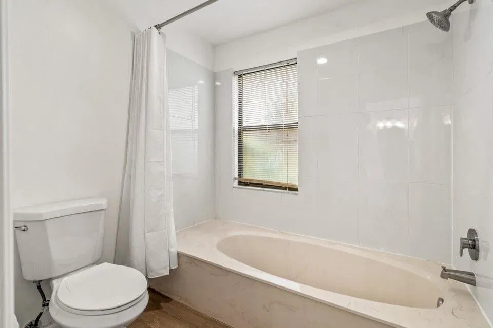  Unit 14 photo 19