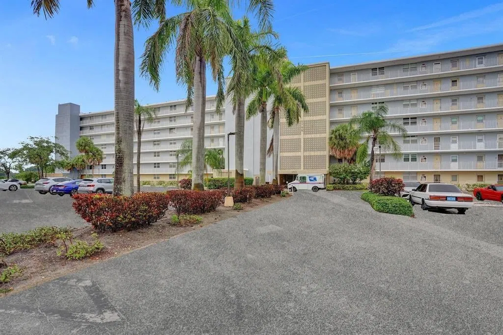 Unit 408 photo 19