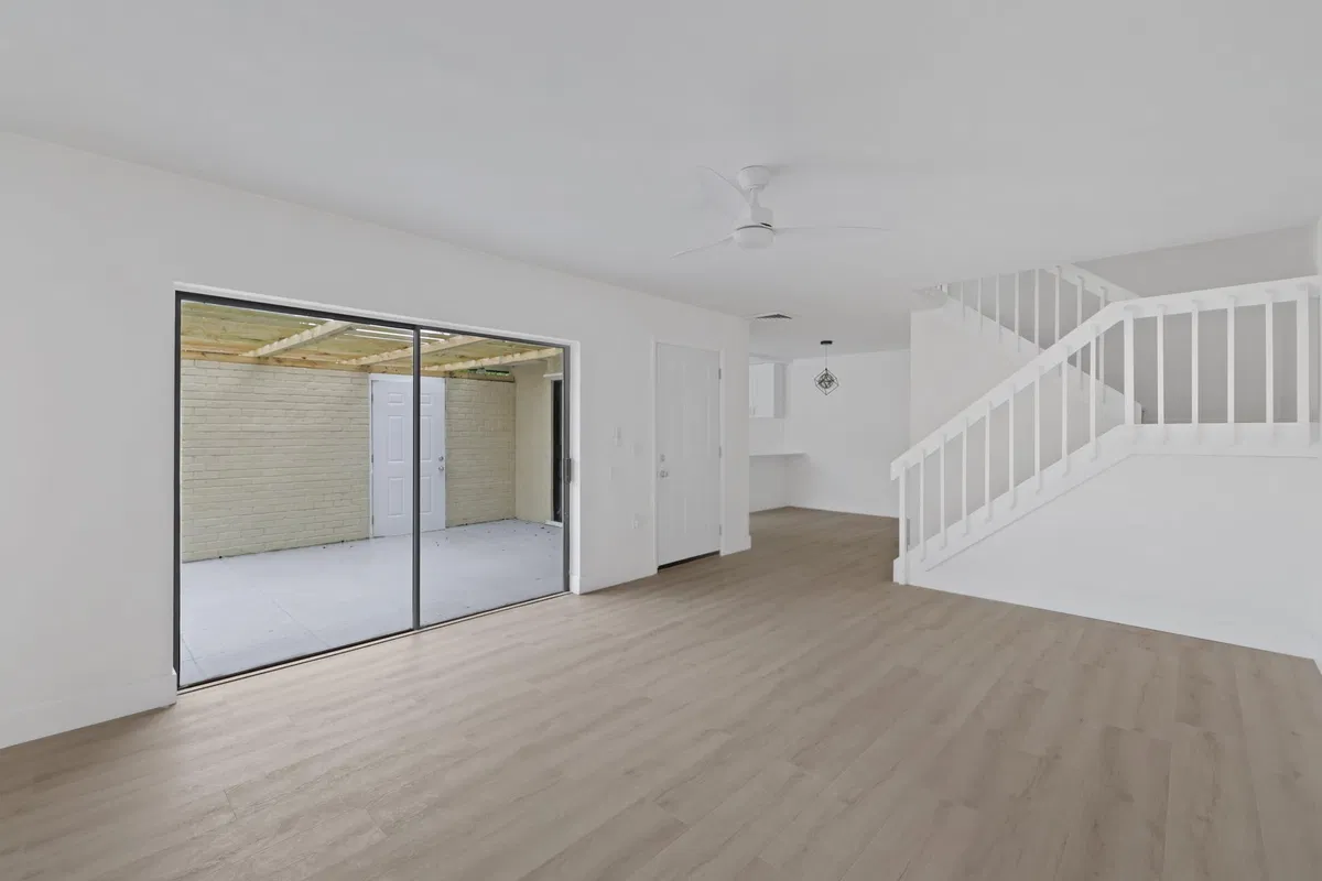 Residence photo 16