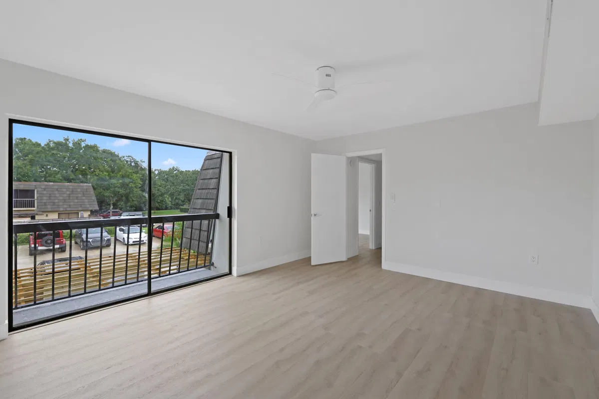 Residence photo 22