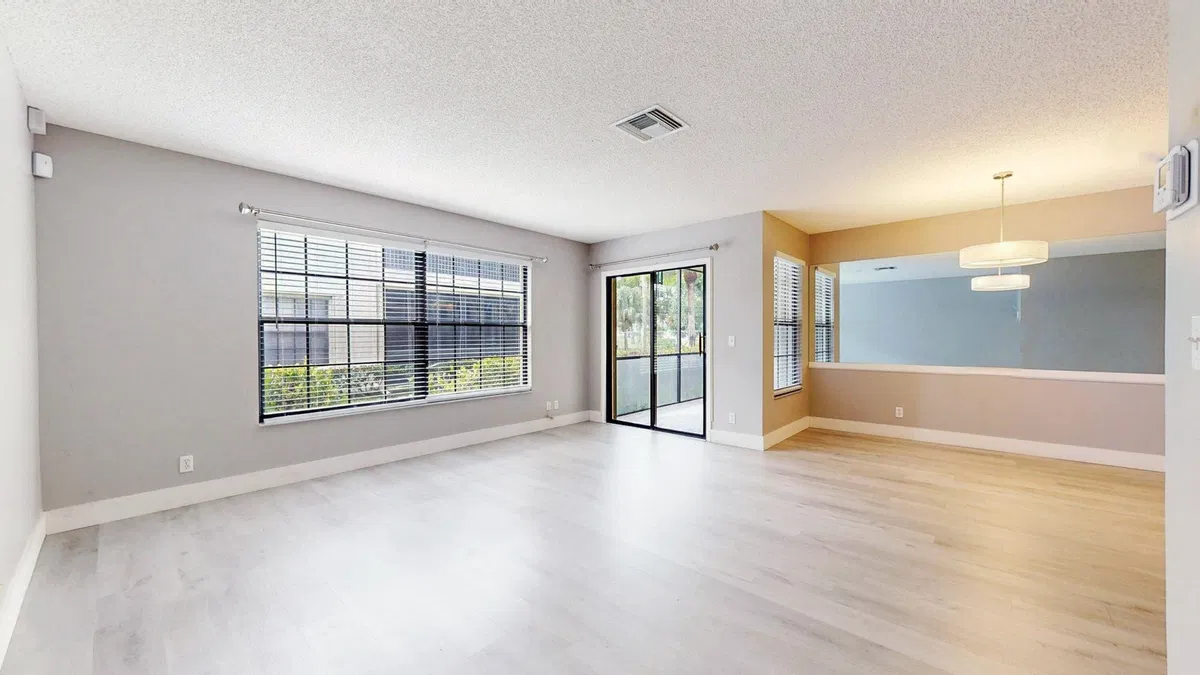 Residence photo 10