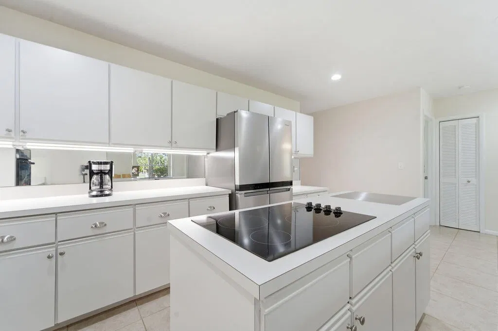 Residence photo 16