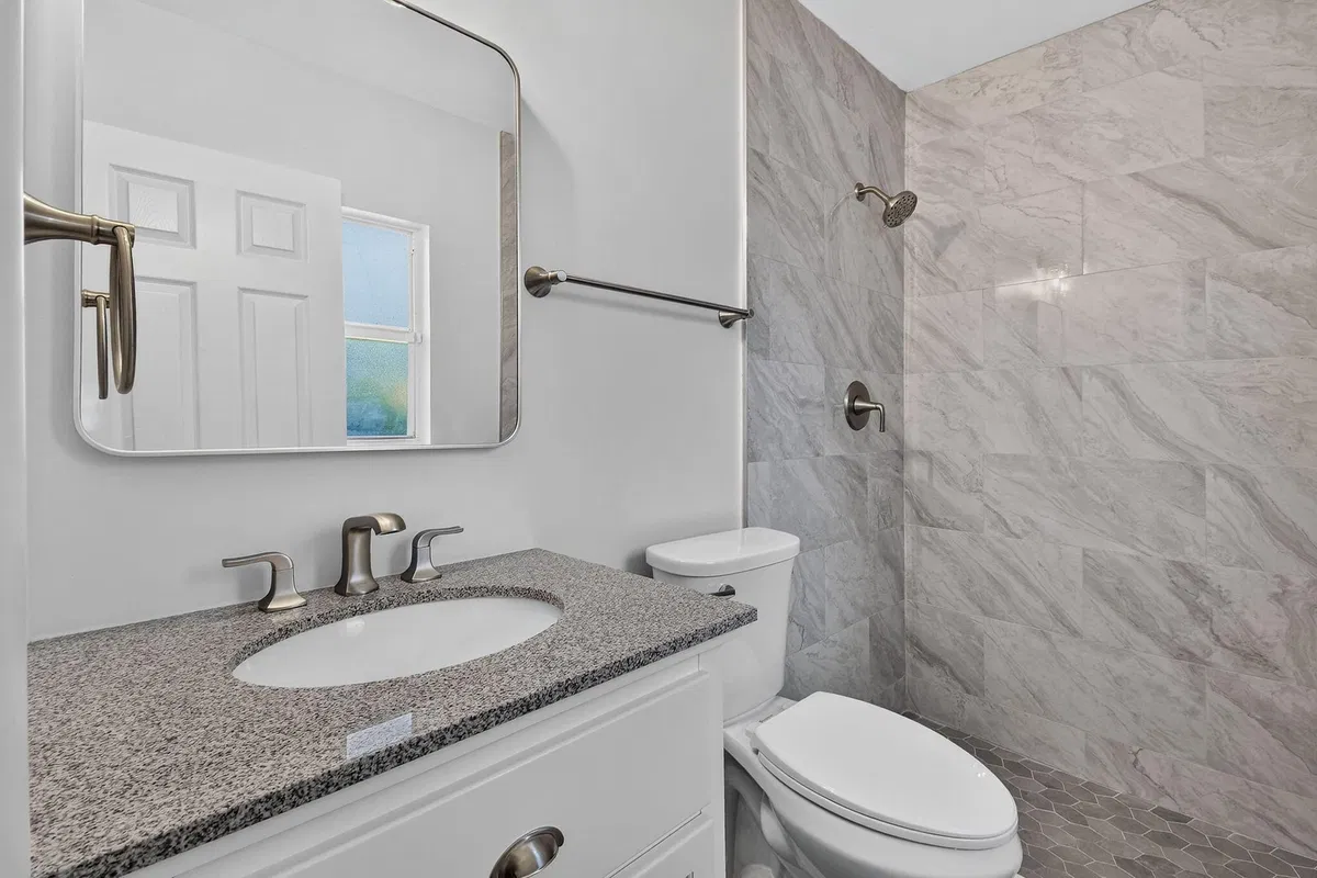 Residence photo 19