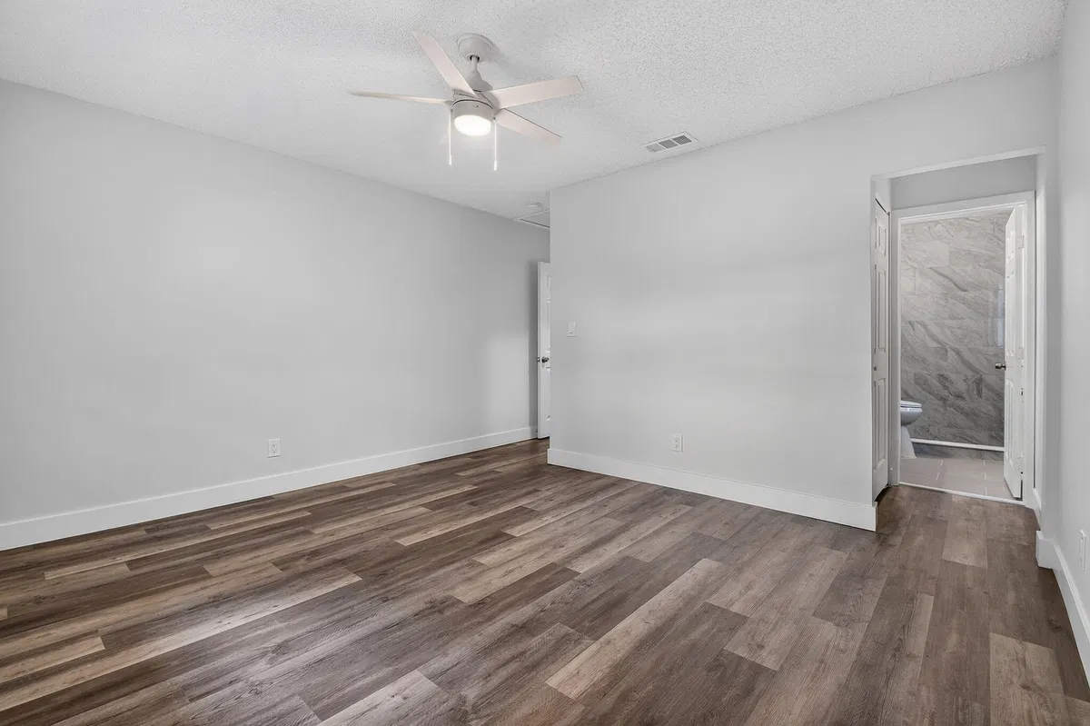 Residence photo 25