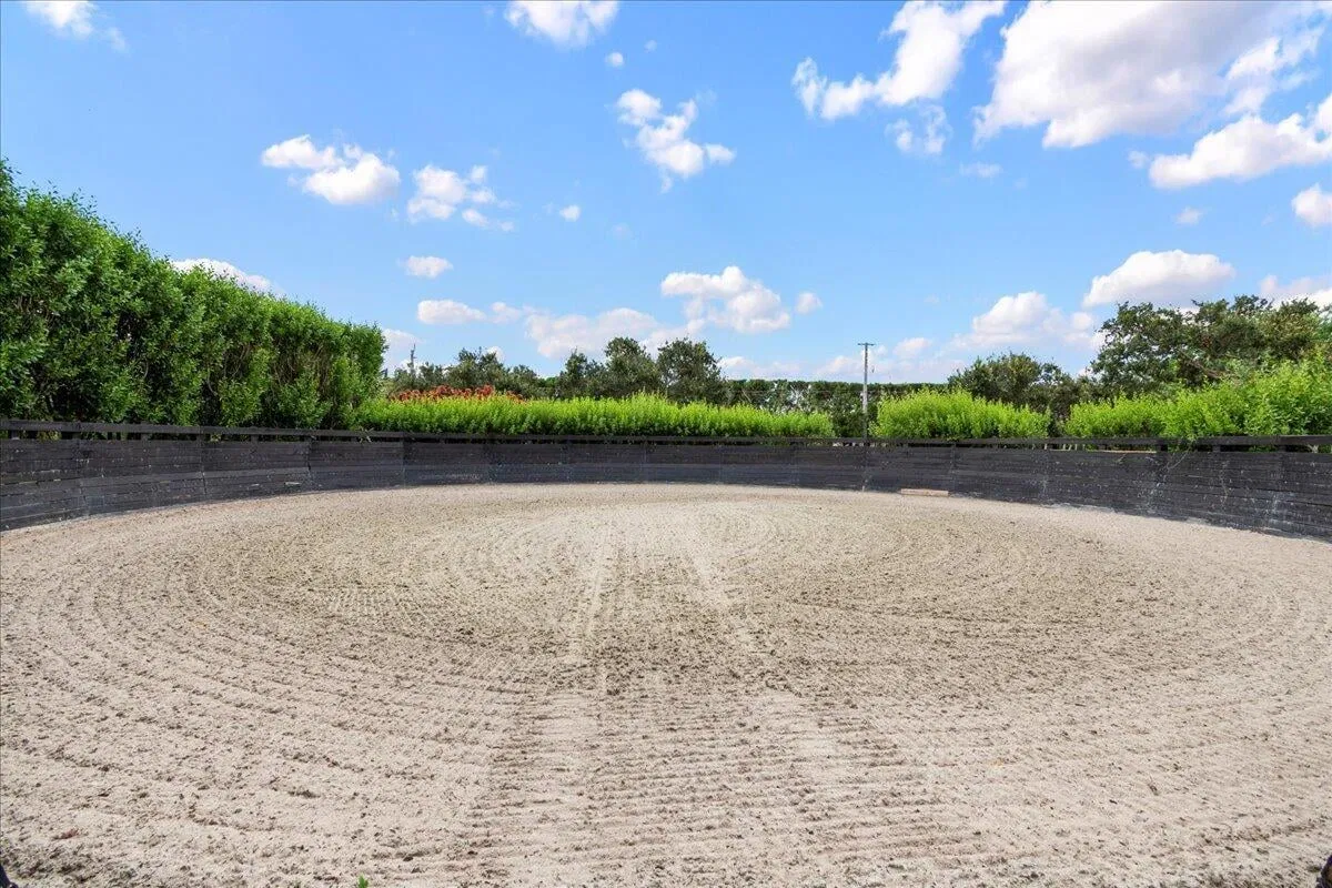 Residence photo 16