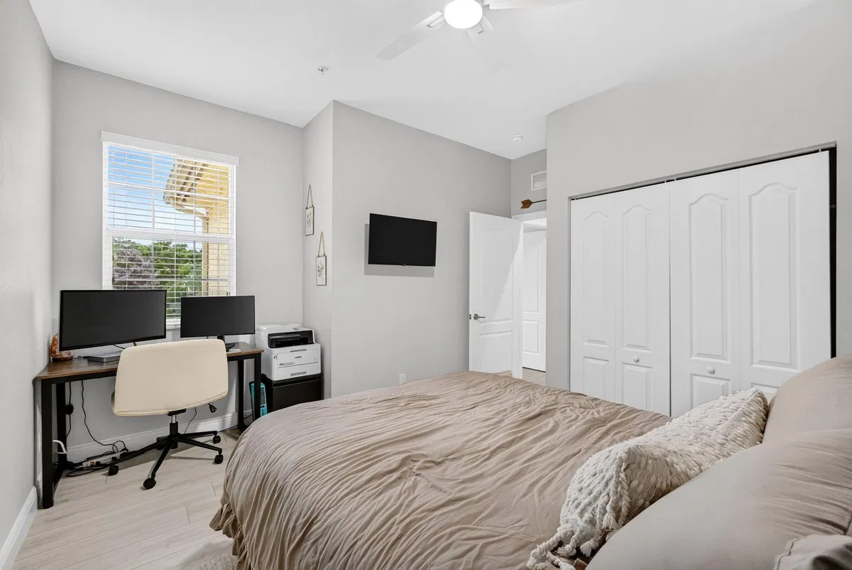Residence photo 34
