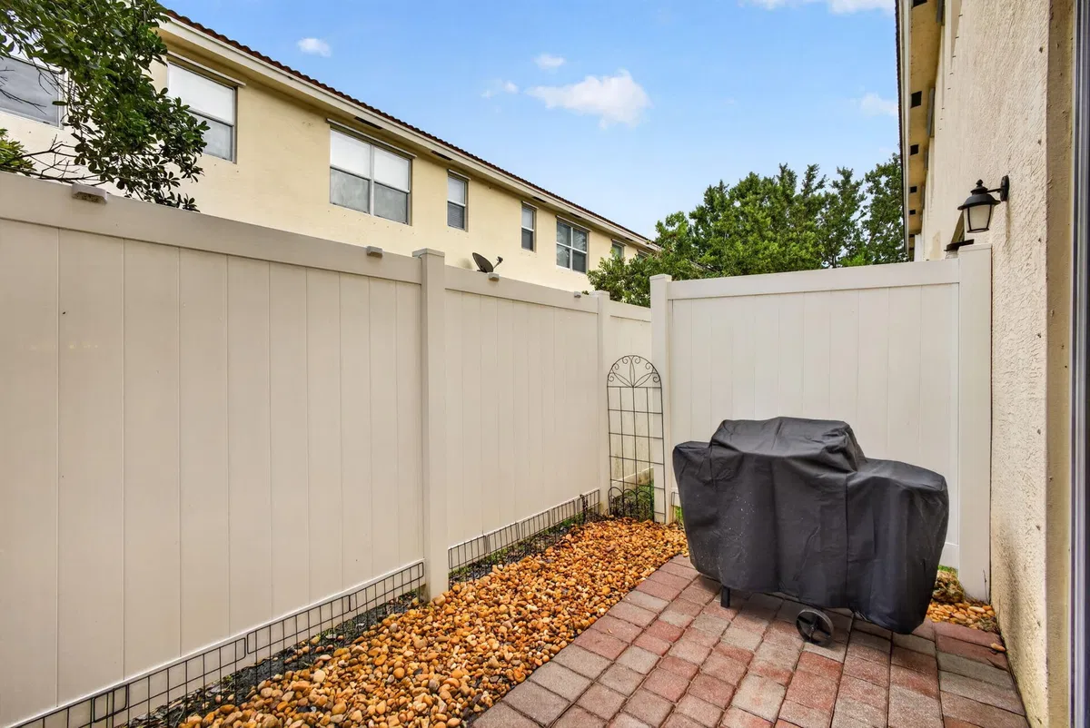 Residence photo 37