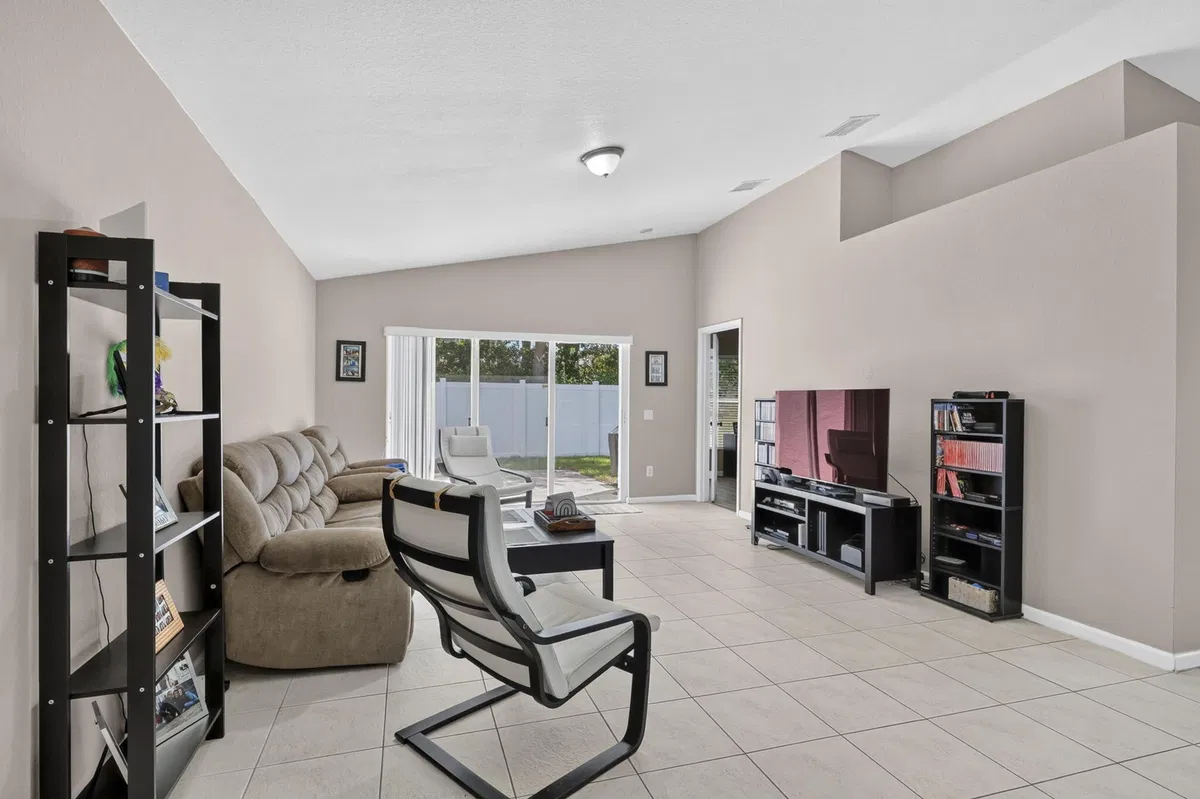 Residence photo 4