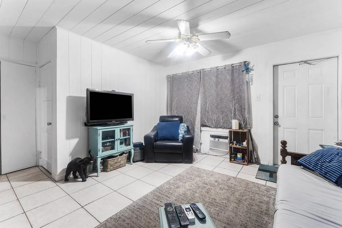 Residence photo 25