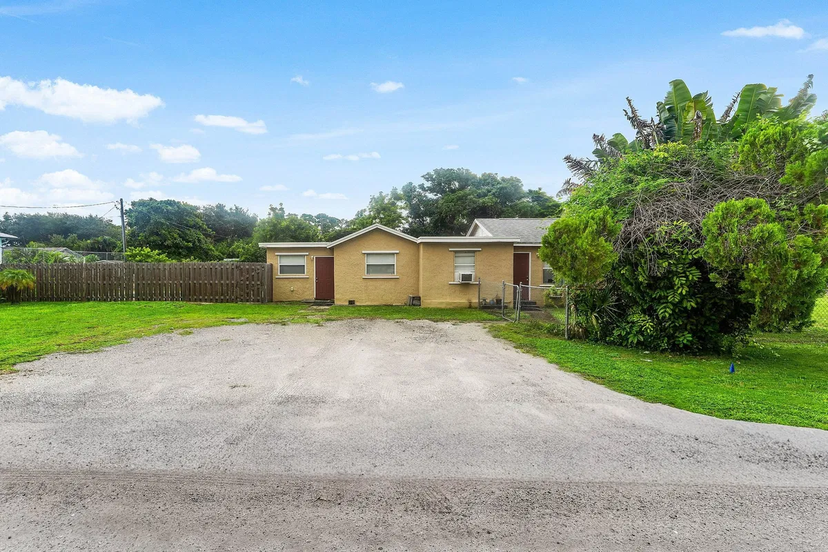 Residence photo 43