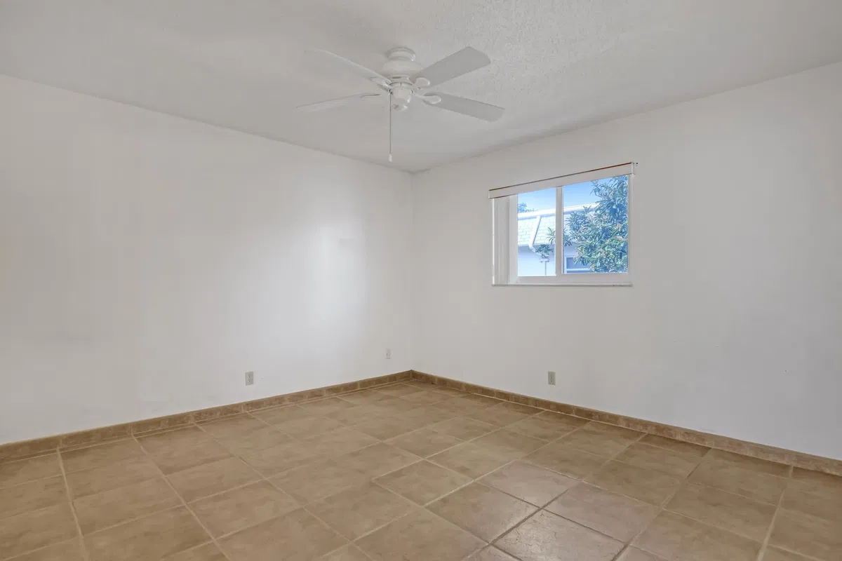 Residence photo 16