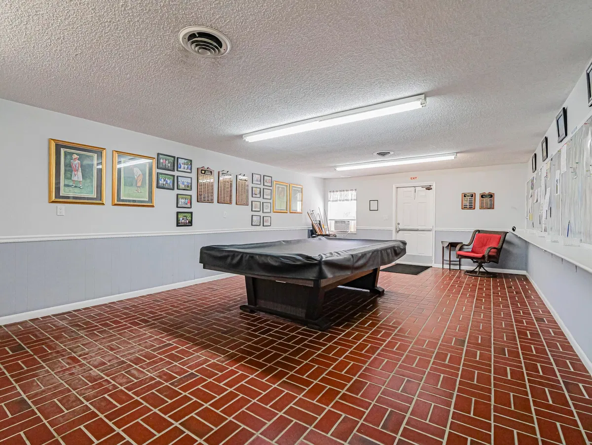 Unit 39 J photo 40