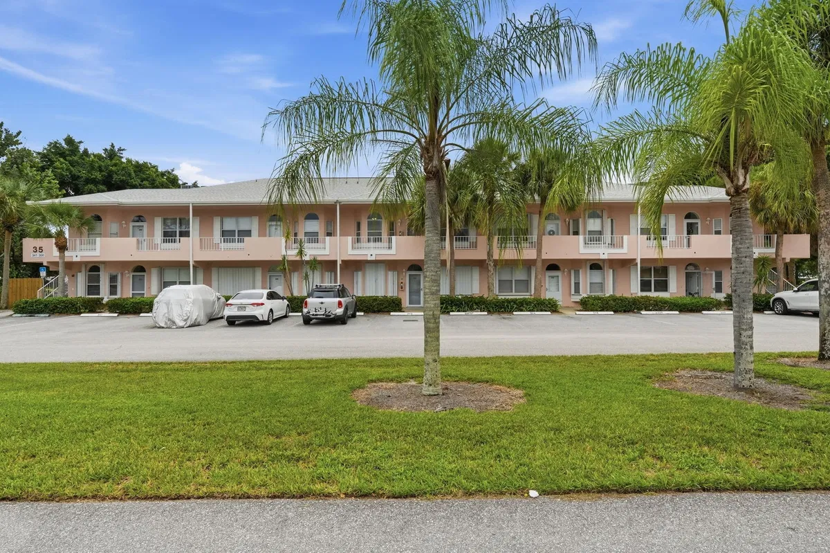 Unit 35-348 photo 7