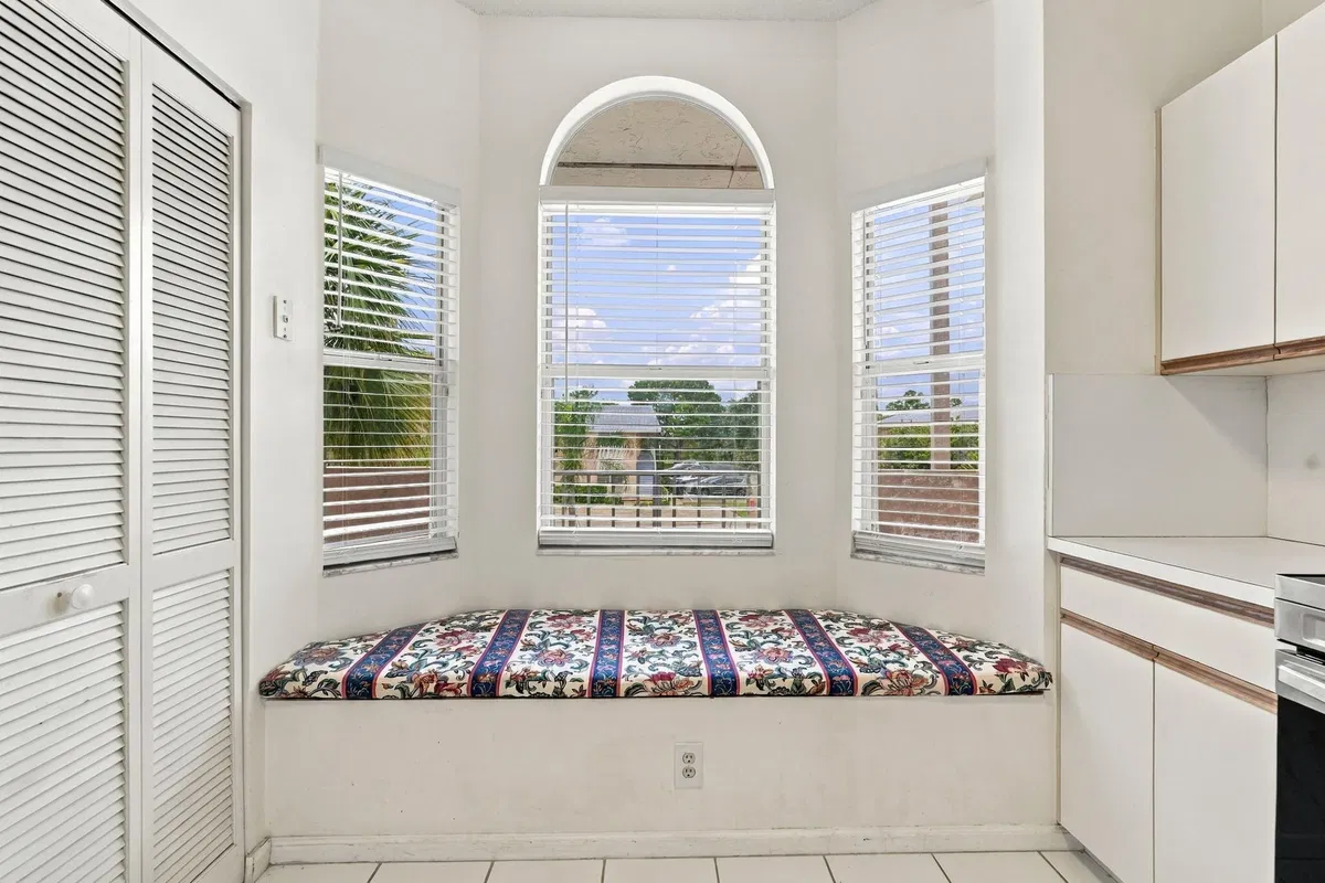 Unit 35-348 photo 19