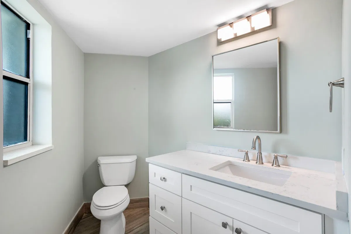 Unit 208 photo 25