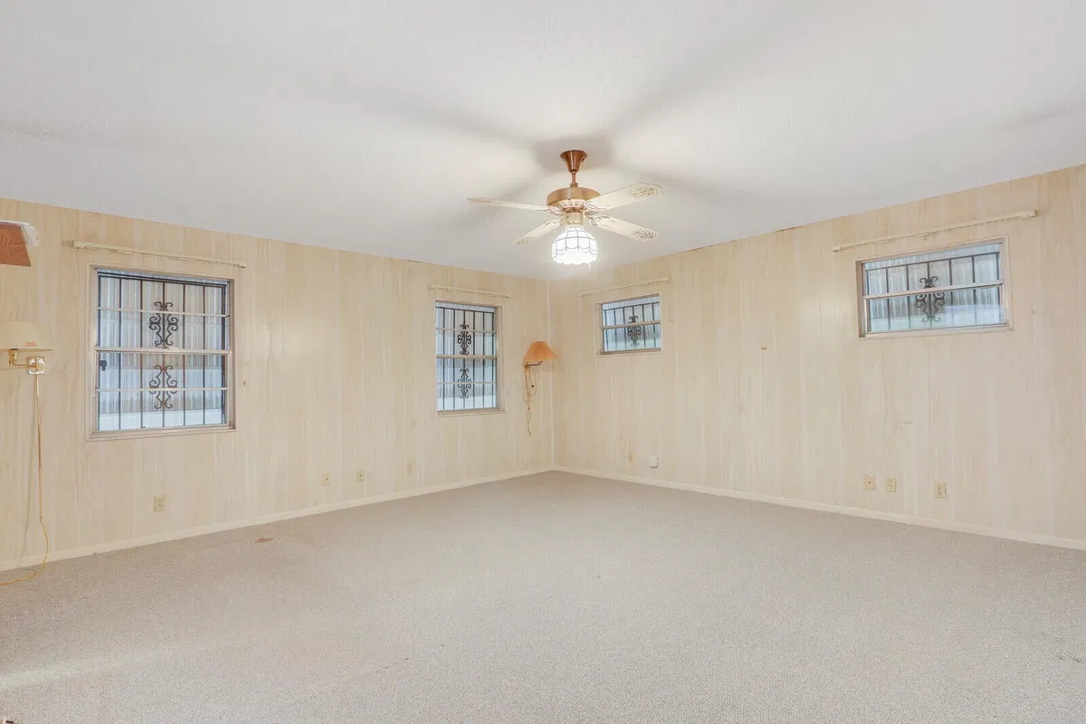 Residence photo 34