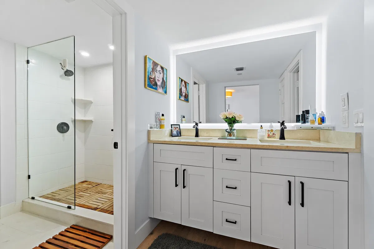 Unit 326 photo 64