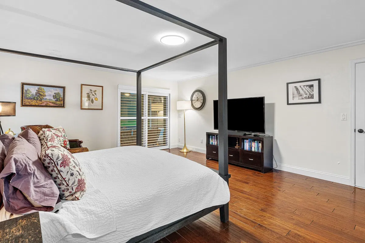 Residence photo 16