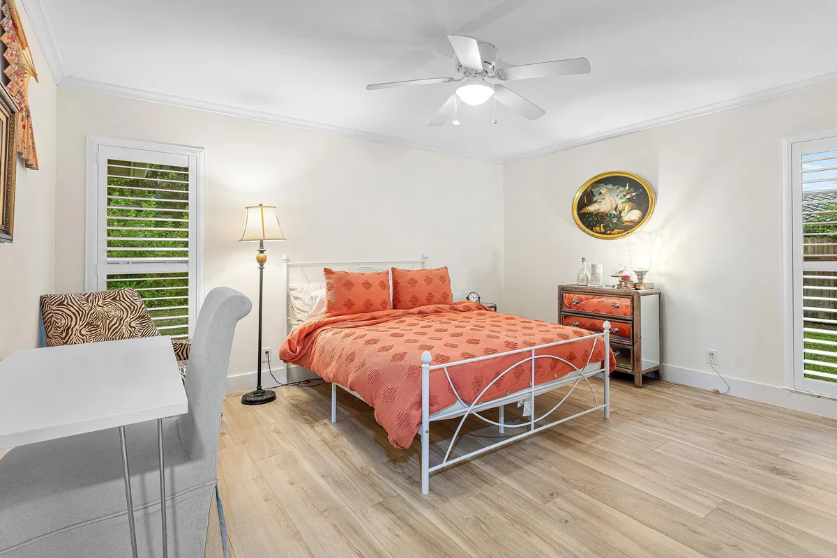 Residence photo 22