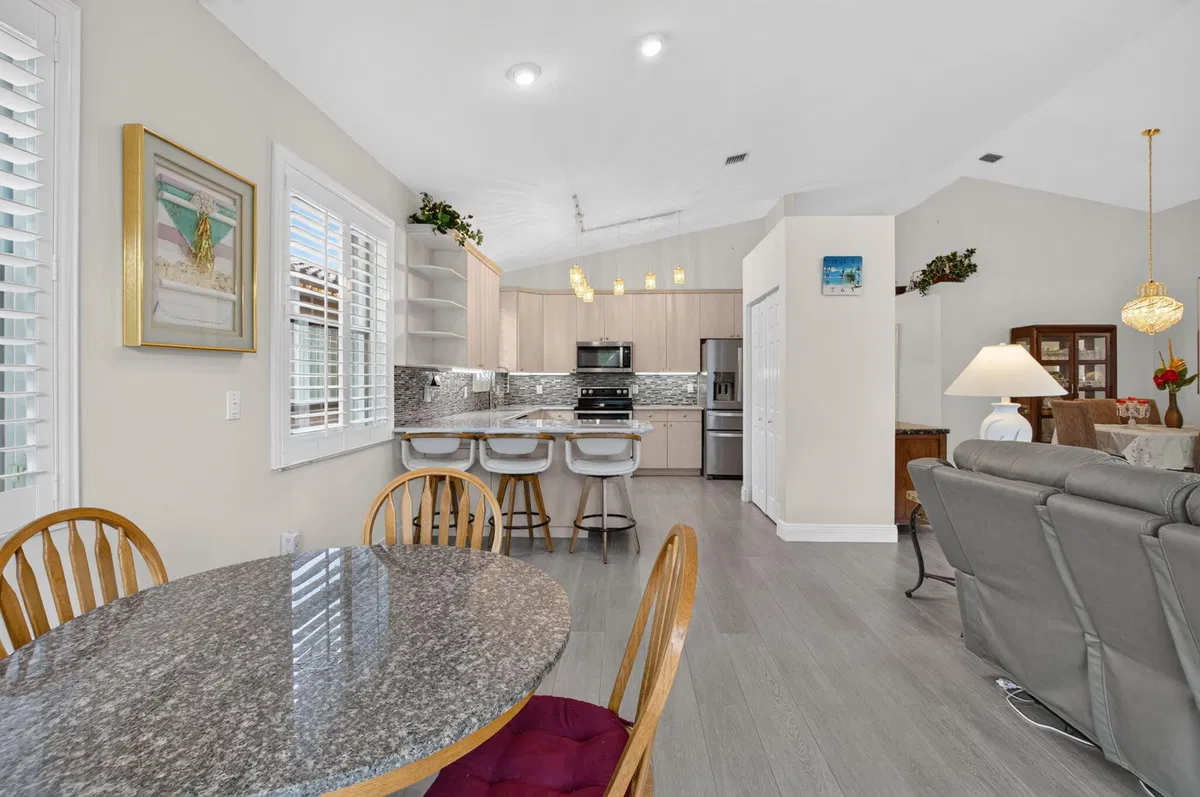 Residence photo 28