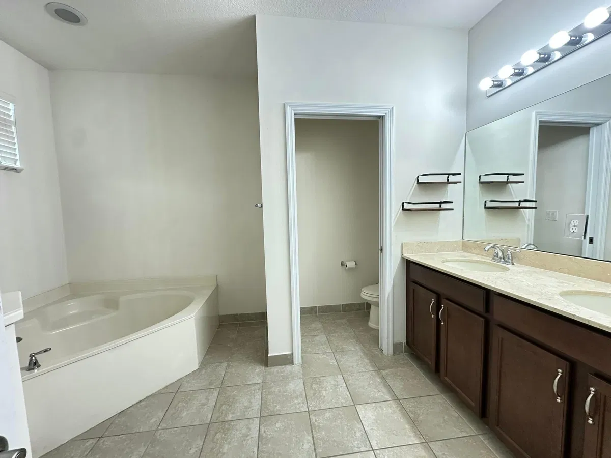 Residence photo 13