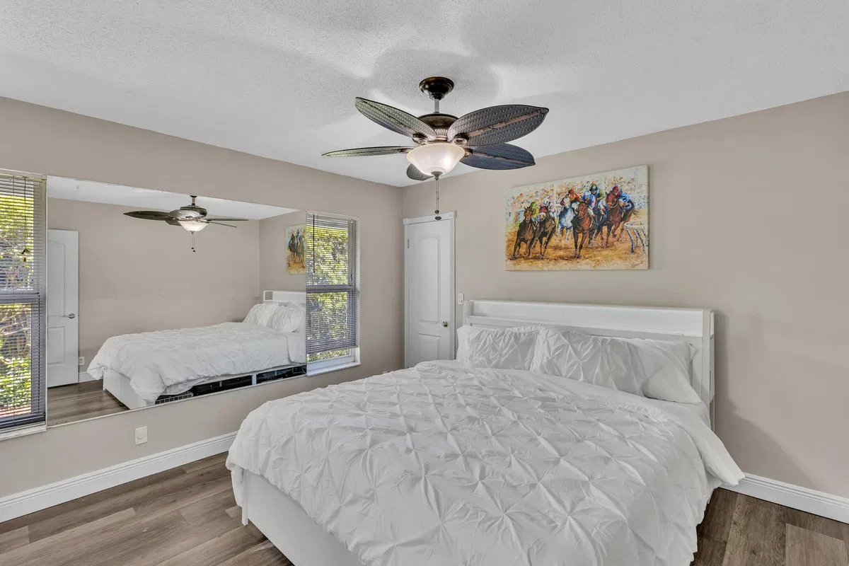 Residence photo 22
