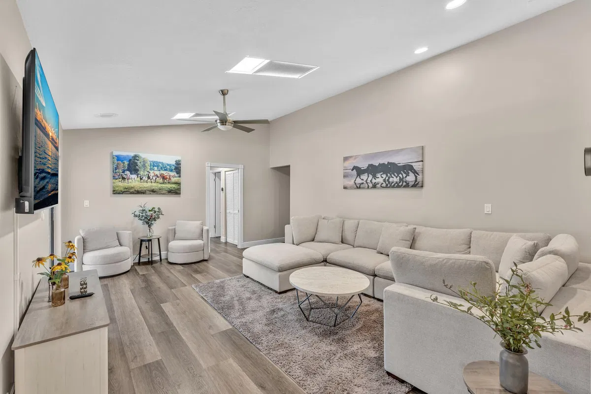 Residence photo 49
