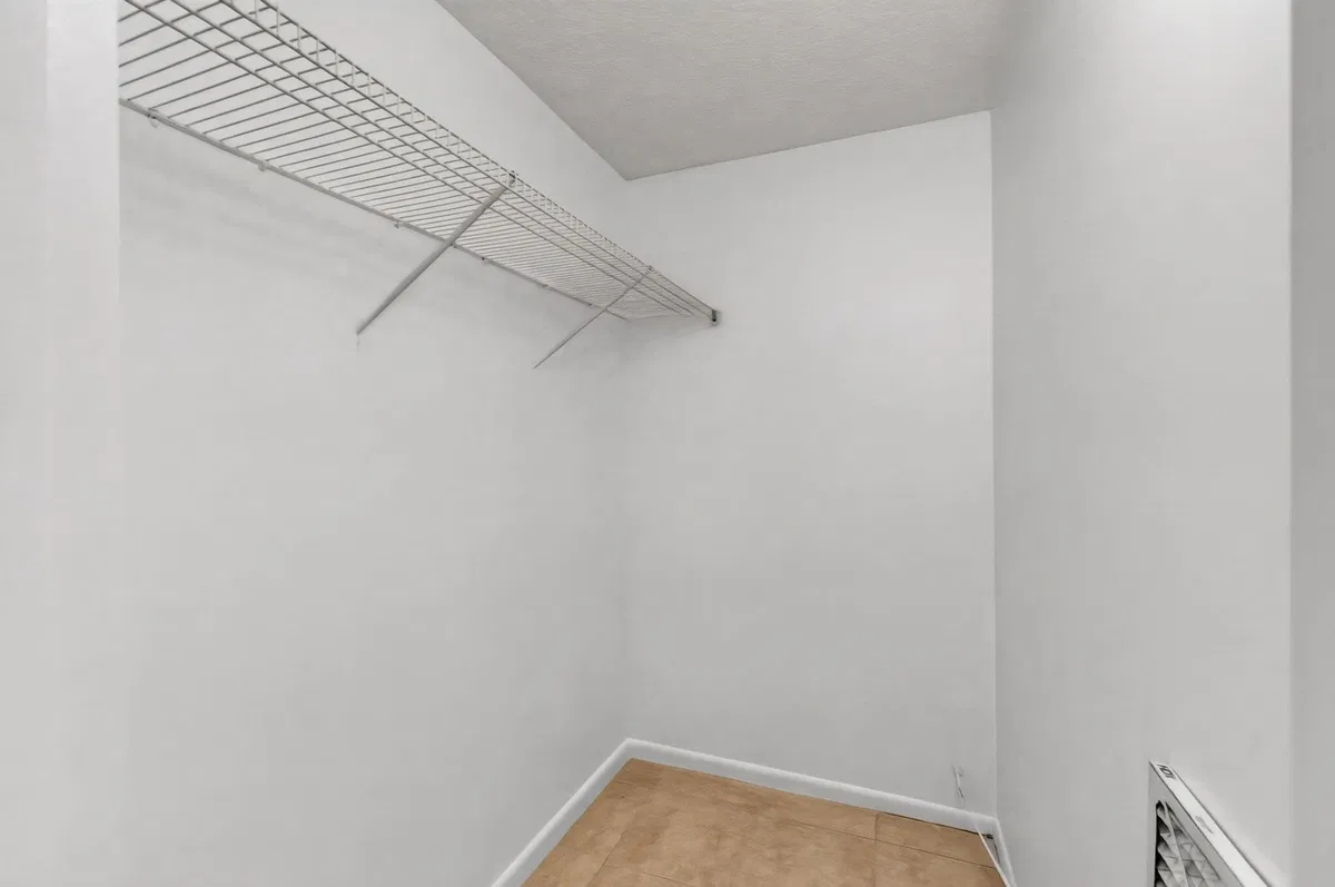 Residence photo 37
