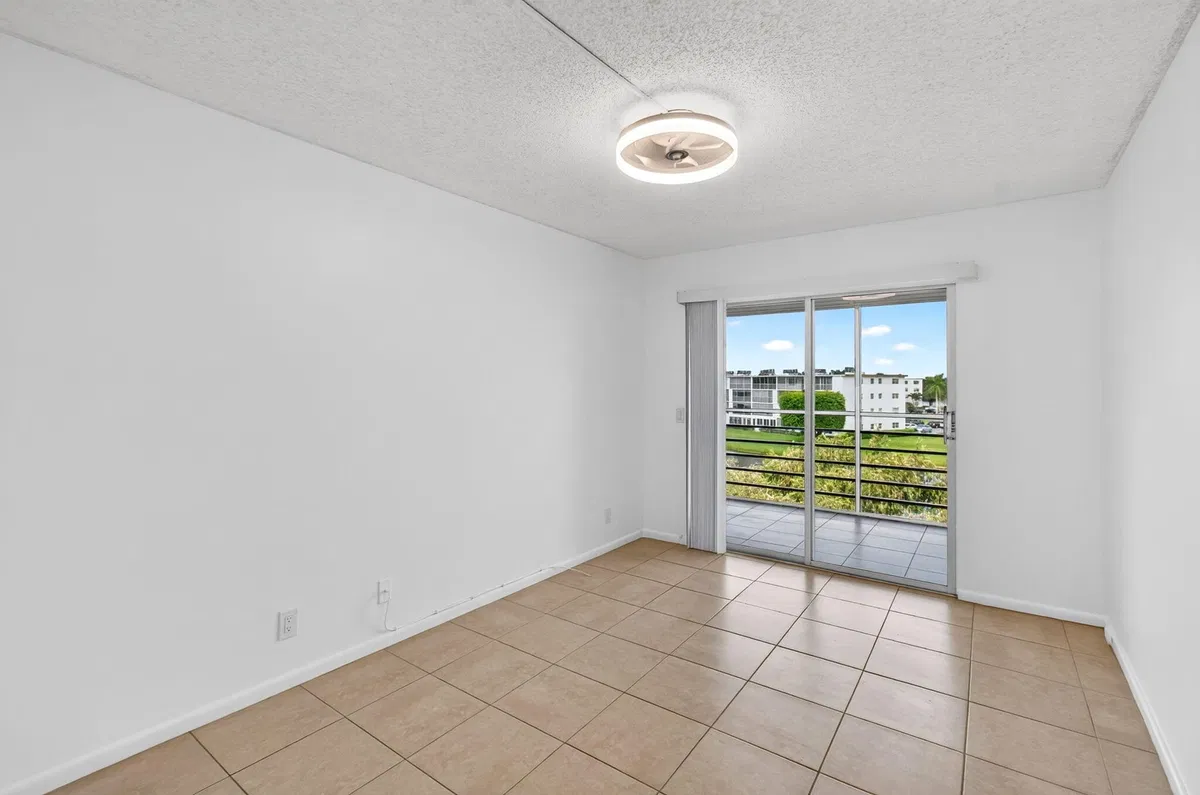 Residence photo 49