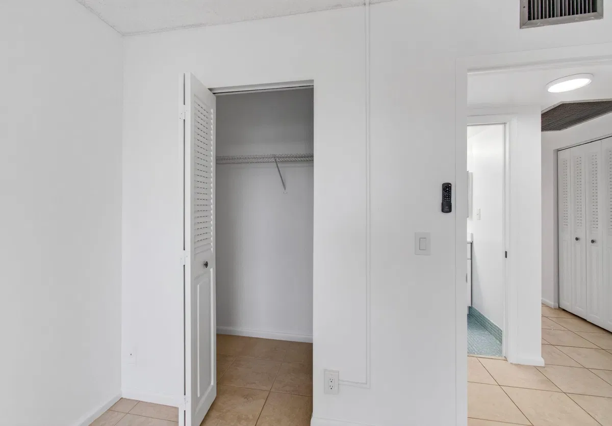 Residence photo 52