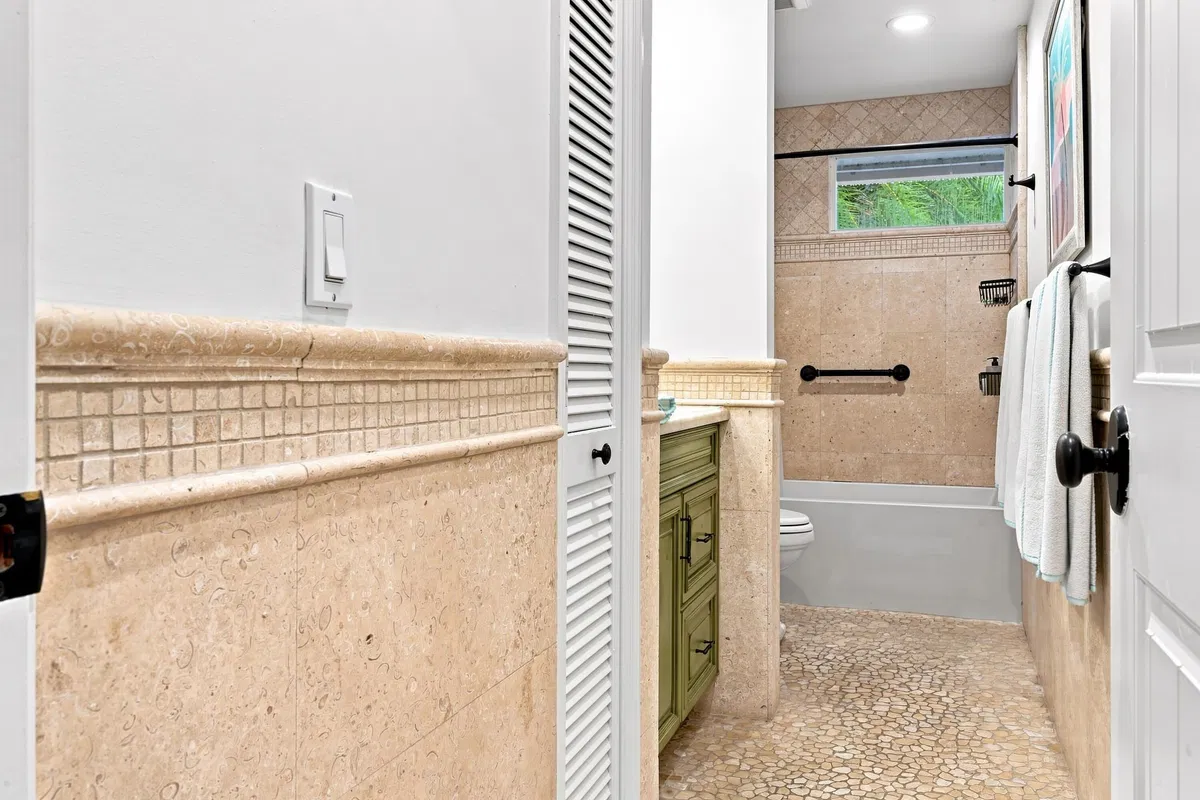 Residence photo 49