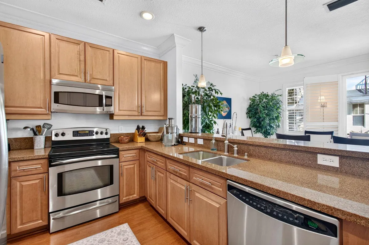 Residence photo 34