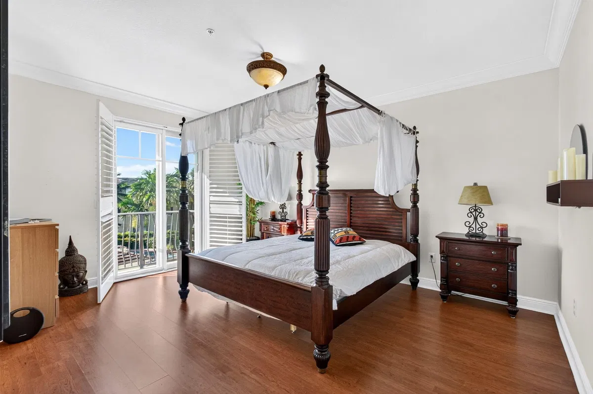 Residence photo 49