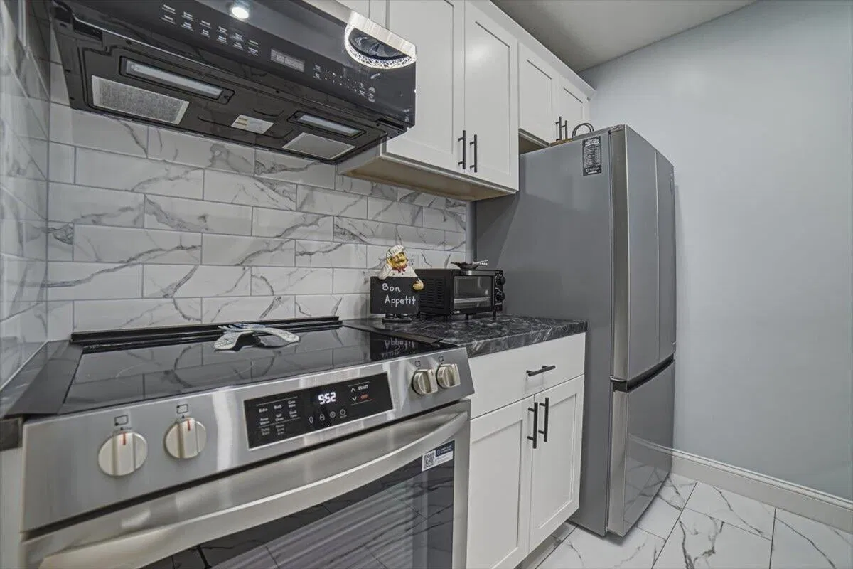 Unit 205 photo 16