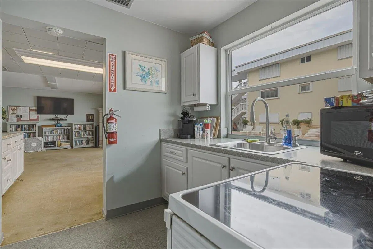 Unit 205 photo 31
