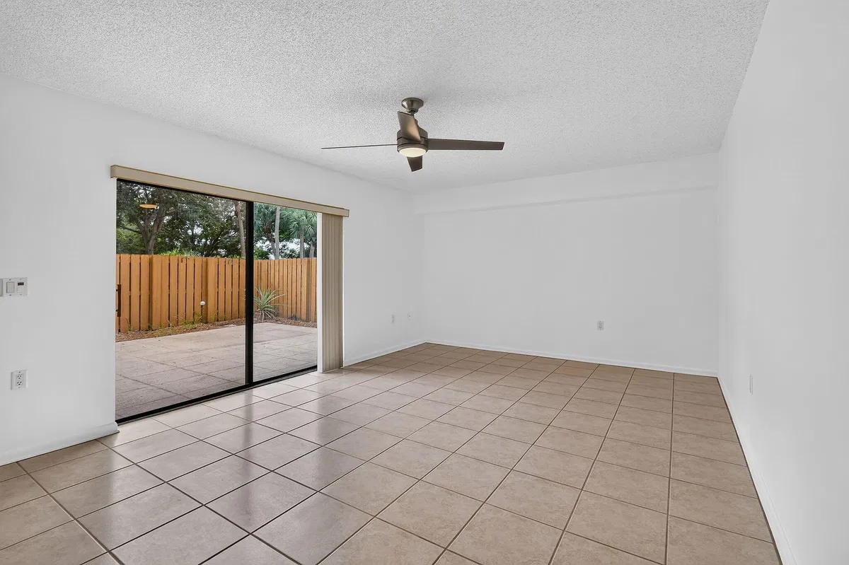Residence photo 4