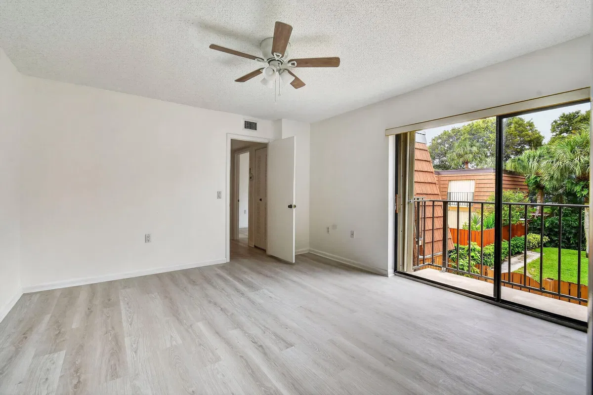 Residence photo 16