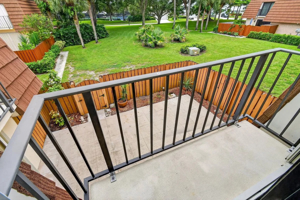 Residence photo 22