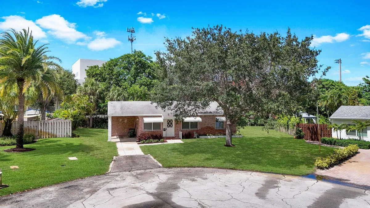 Residence photo 16