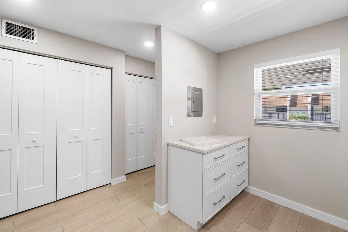  Unit 2020 photo 7