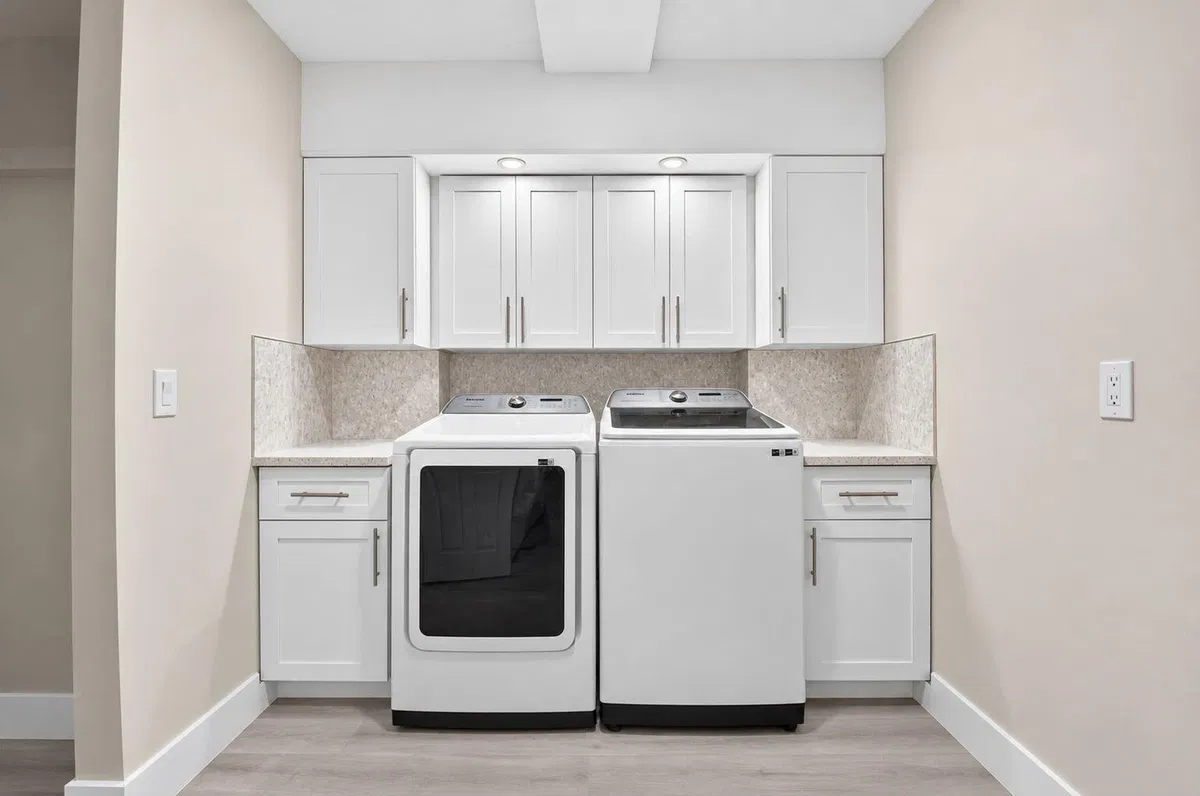 Unit 105 photo 28