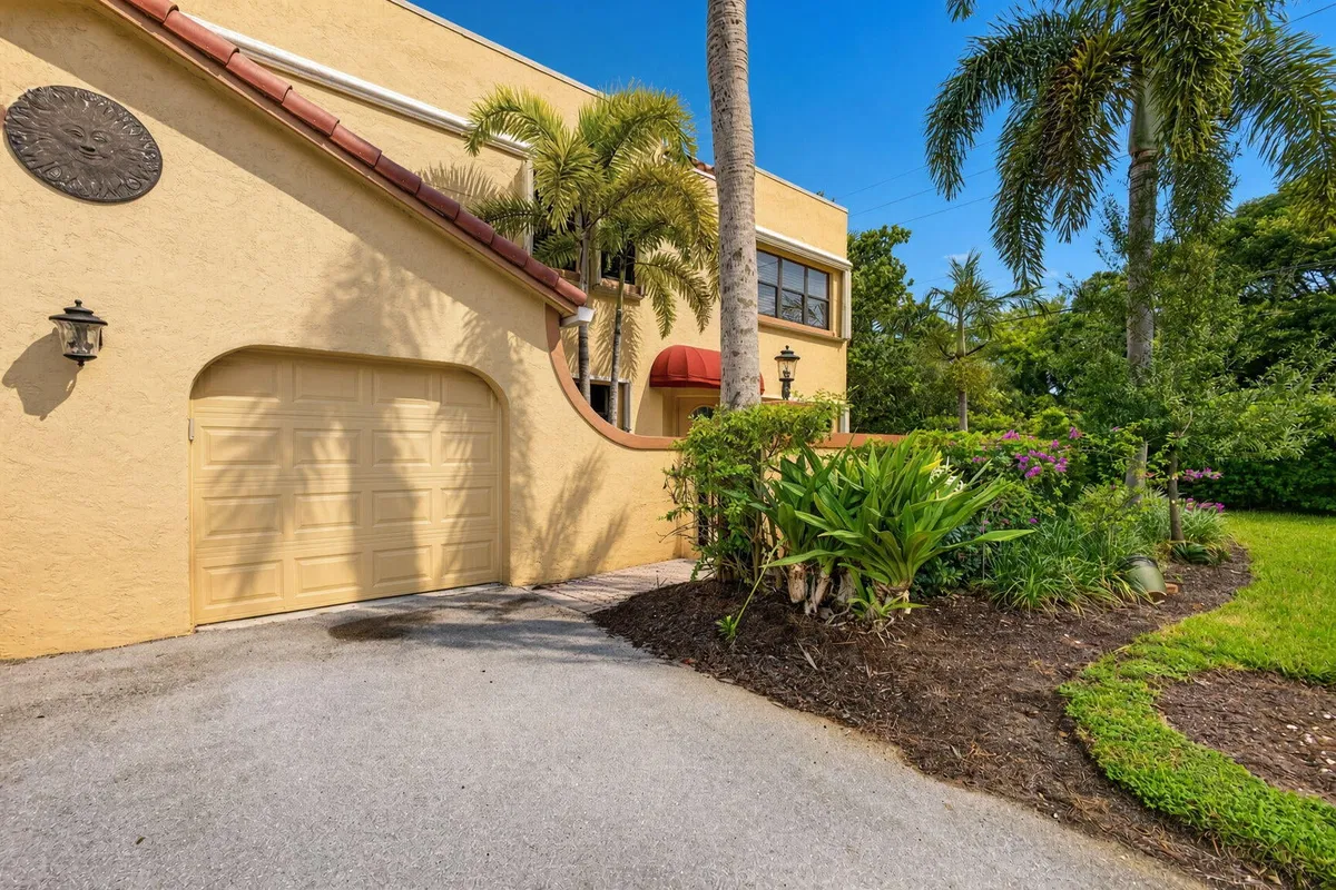 Residence photo 4